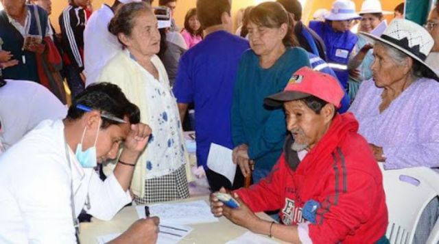 “Médicos nunca sobran”, dice diplomático cubano ante rechazo en Bolivia