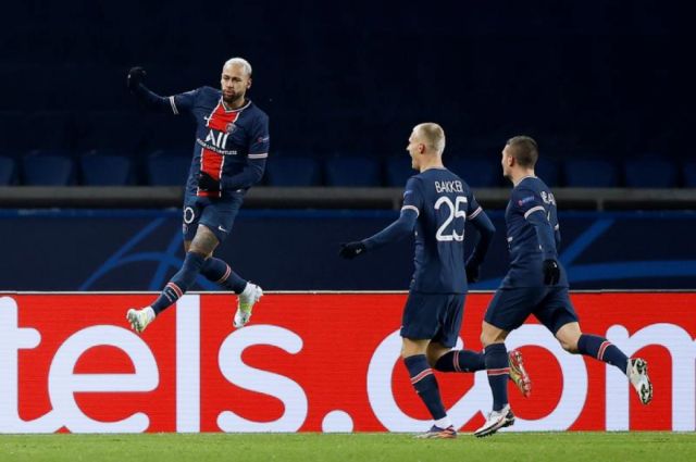 El PSG goleó en el partido que se había suspendido