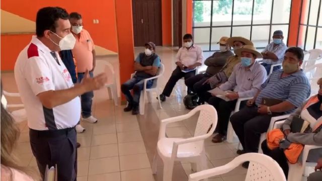 Campesinos de Cercado coordinan con el Alcalde adquisición de maquinaria 