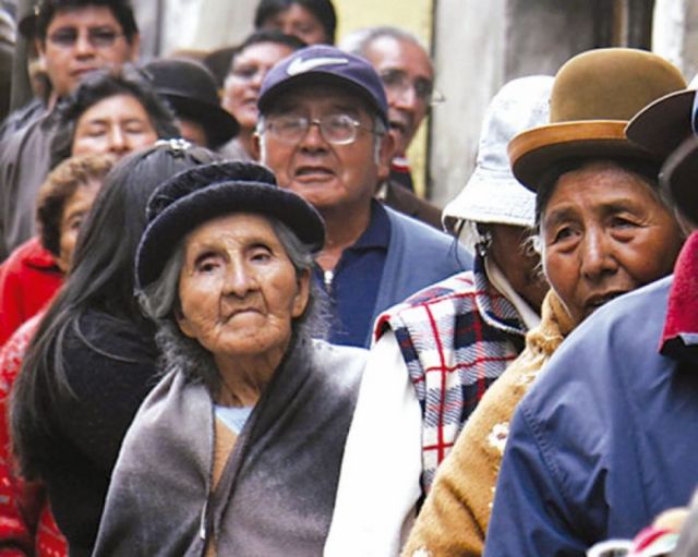 Aumento adicional y extraordinario beneficiará a 219.693 jubilados y rentistas