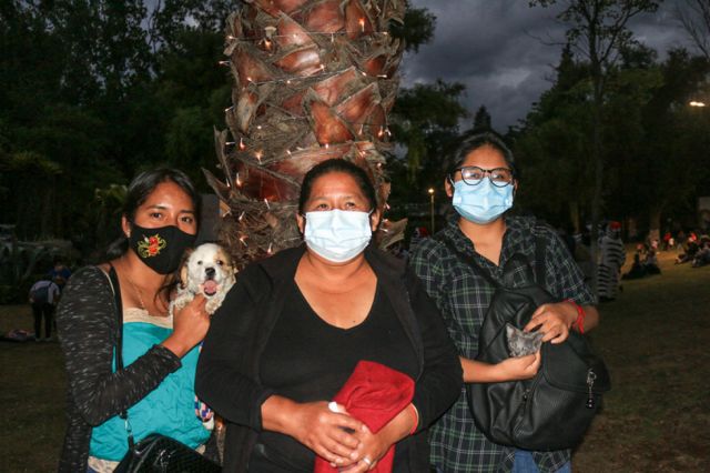 Bertha Ortiz j unto a sus hijas Camila y Melisa Ortiz.