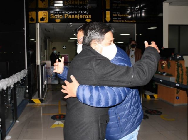Arce viaja a Brasil, Choquehuanca preside el país hasta el martes 15