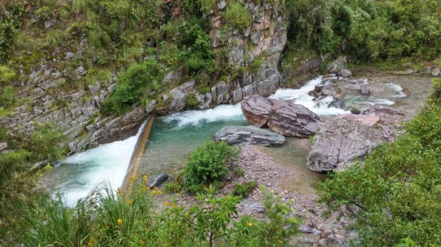 Expertos prevén un aumento en el precio del agua a futuro