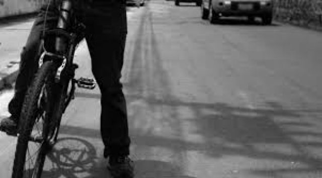 Atropellan a dos ciclistas e intentan robar un cajero en Tarija