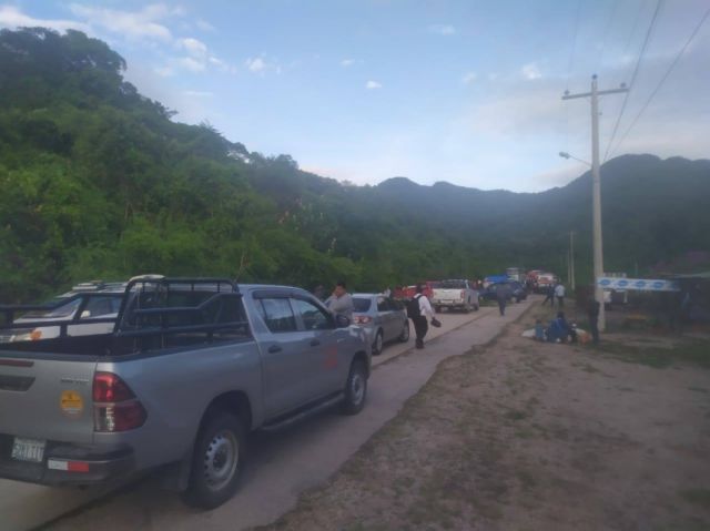 Artistas bloquen carretera Tarija-Yacuiba