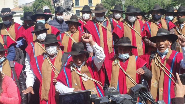 Ponchos Rojos piden echar a funcionarios que estuvieron en los “14 años” y a “pititas”