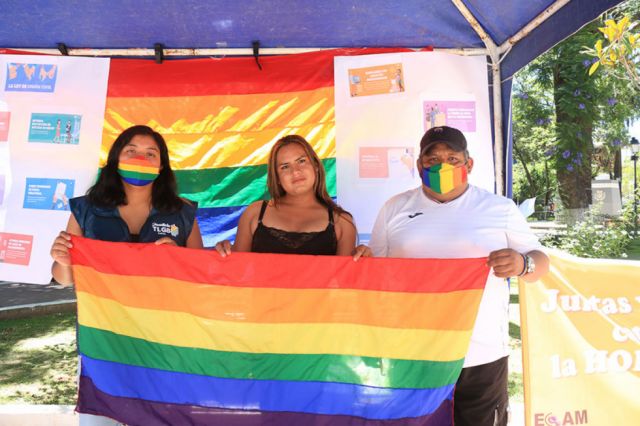 El colectivo LGBT de Tarija estuvo presente.