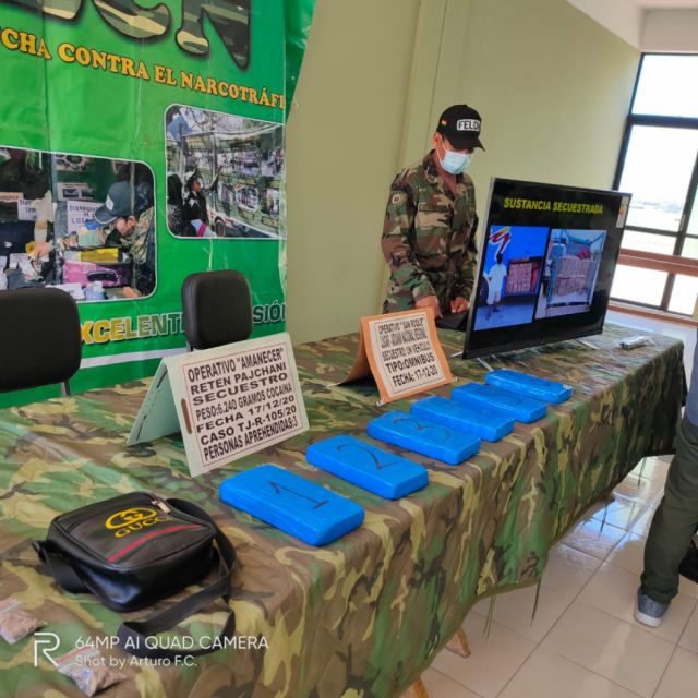Hallan 6 kilos de cocaína en un compartimiento falso de un vehículo en Tarija