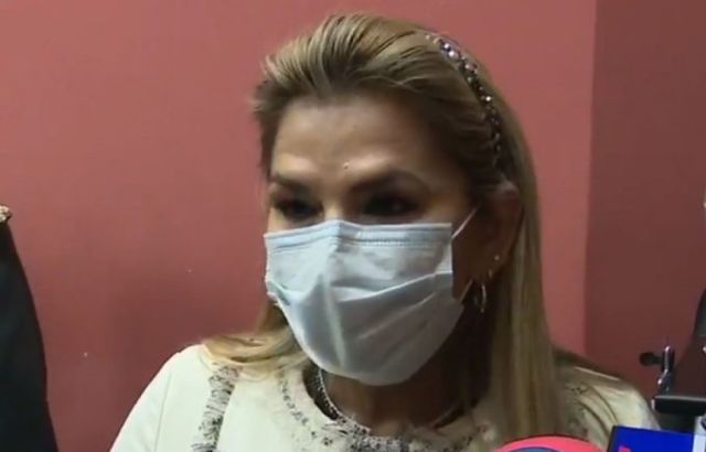 Áñez atribuye violencia de 2019 a “estrategia de poder del MAS”