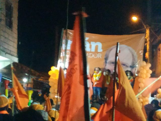 Oliva inaugura casa de campaña en Entre Ríos 