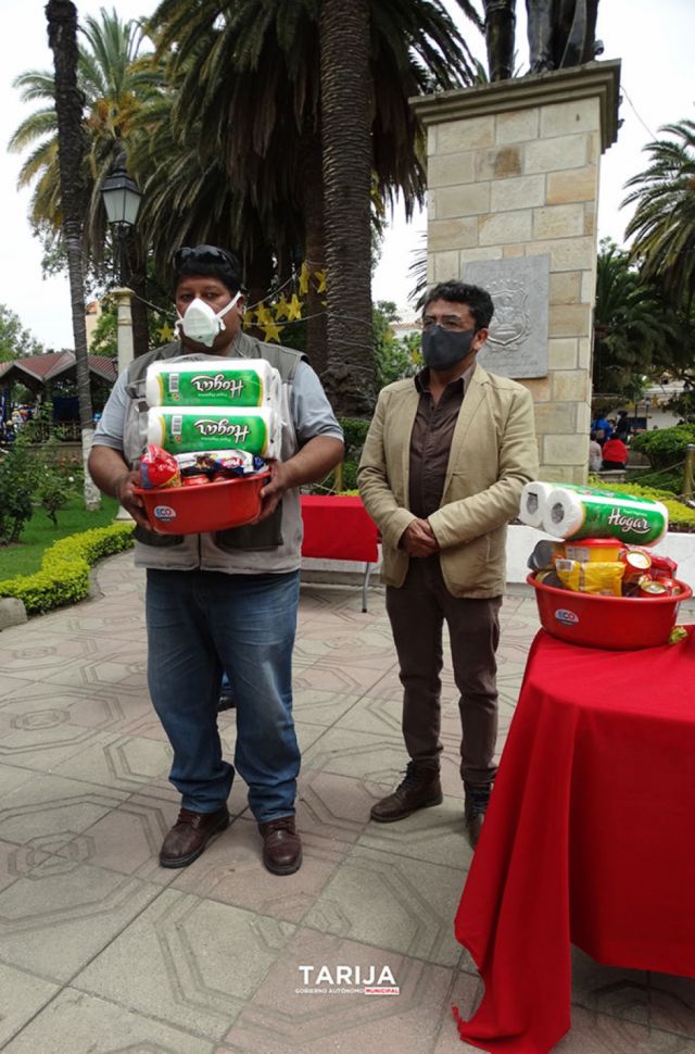Los ganadores recibieron canastones.  Foto: Cortesía Secretaría de Turismo y Cultura.