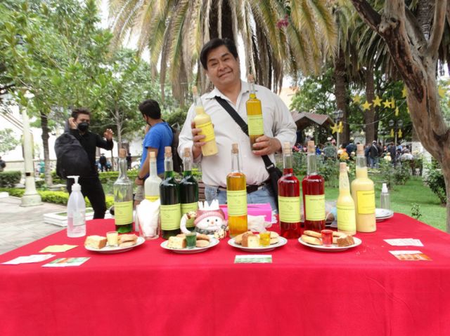 Ganador del Concurso de Elaboración  de Mistelas y Masas. Foto: Cortesía  Secretaría de Turismo y Cultura.
