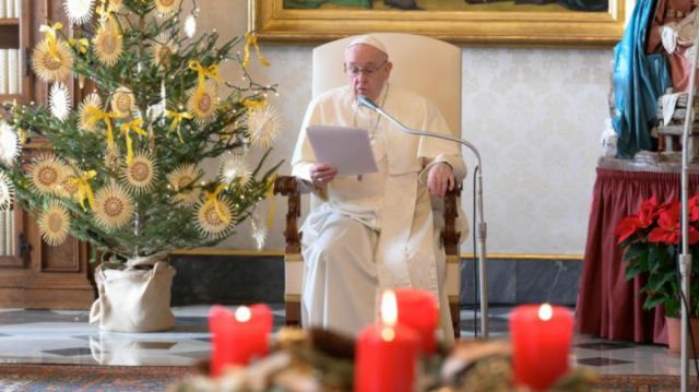 Papa Francisco rogó a las empresas no hacer competencia con las vacunas