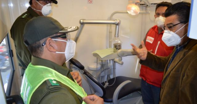 Subgobernación de Cercado entrega 40 prótesis dentales a jubilados de Tarija