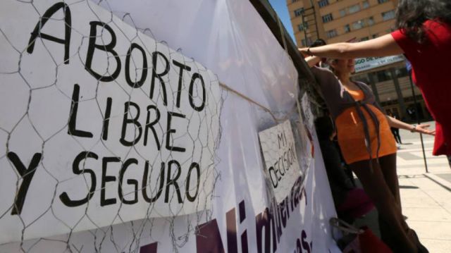 Ley de aborto en Argentina inspira a retomar el debate en Bolivia