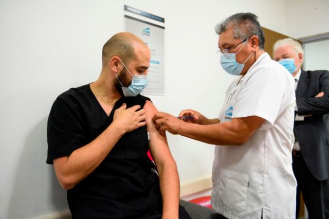 Argentina, 317 vacunados tienen casos adversos