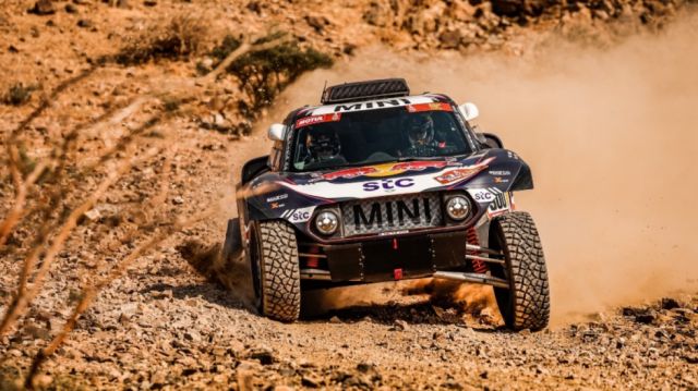 El español Sainz arranca como líder Del Rally Dakar