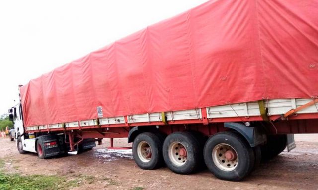 Aduana decomisó 32 t de soya en Villa Montes