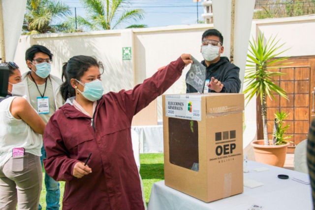 Rumbo al 7M: Desconfianza en instituciones y partidos marcan las elecciones Rumbo al 7M: Desconfianza en instituciones y partidos marcan las elecciones