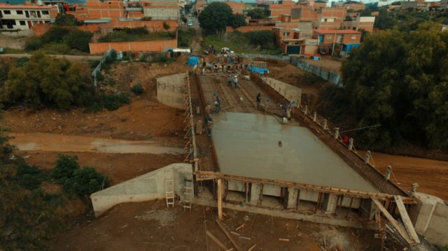 Puente en construcción Florida – Andaluz