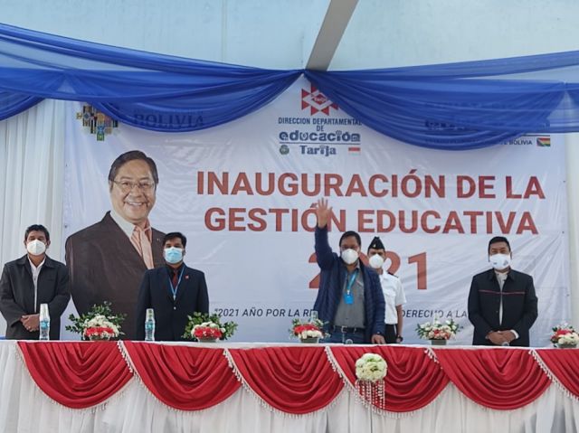 Arce anuncia retomar producción de computadoras Quipus