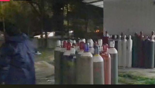Tarija: Llega al Hospital Obrero tanques de oxígeno desde Cochabamba