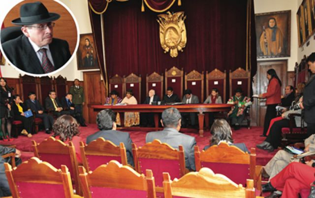 Exmagistrados que avalaron repostulación de Evo logran evitar proceso ordinario 