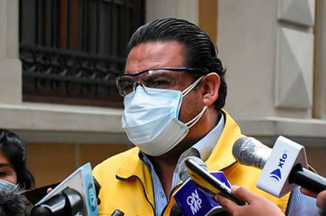 Revilla pide al TSE postergar las subnacionales