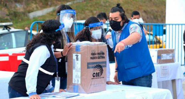 Ecuatorianos a las urnas para elegir a su nuevo presidente