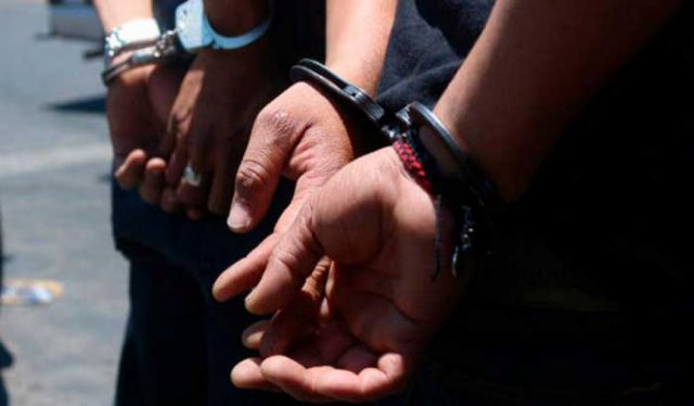 Capturan a presuntos autores de doble asesinato