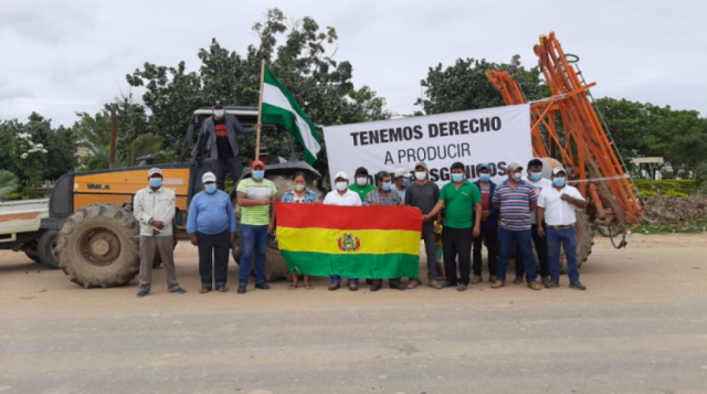 Soyeros protestan con maquinarias por bandas de precios a la harina y acceso a biotecnología