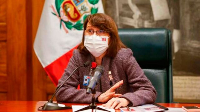 Tras escándalo por Vizcarra, renuncia Ministra de Salud