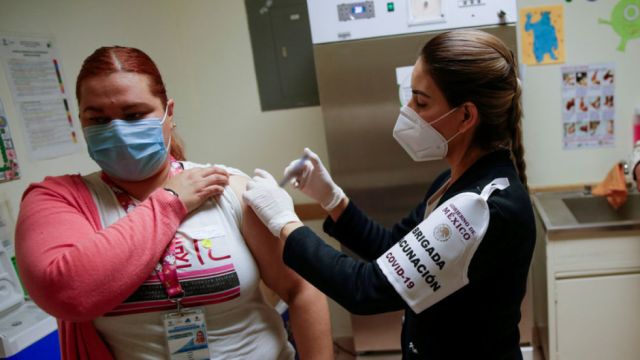 México trabaja en su propia vacuna contra el covid-19 y prevé hacer ensayos del fármaco cubano 