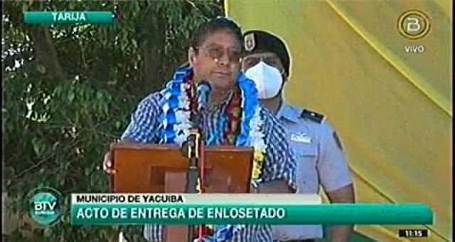 En acto político, Arce vincula distribución de vacunas con "Gobernadores que coordinen bien"