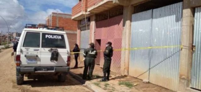Hombre mata a su familia con un cuchillo y luego se quita la vida en Sucre