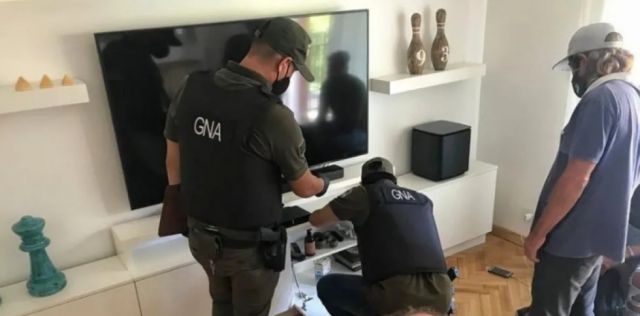 Cae farmacéutico con 32 frascos de “Popper”