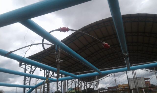 Vecinos denuncian mal estado de plaza construida por el FPS