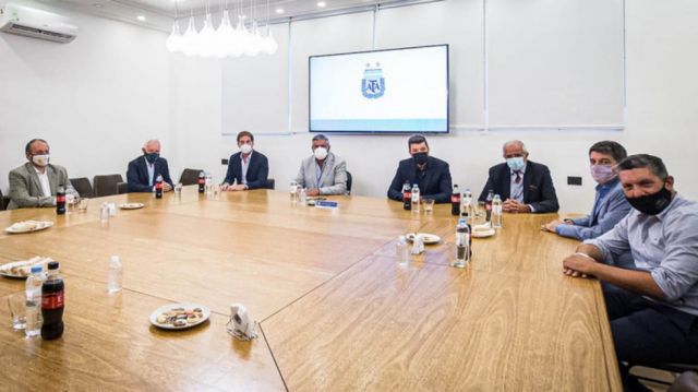 La AFA trabaja en un plan para  que pueda volver el público 