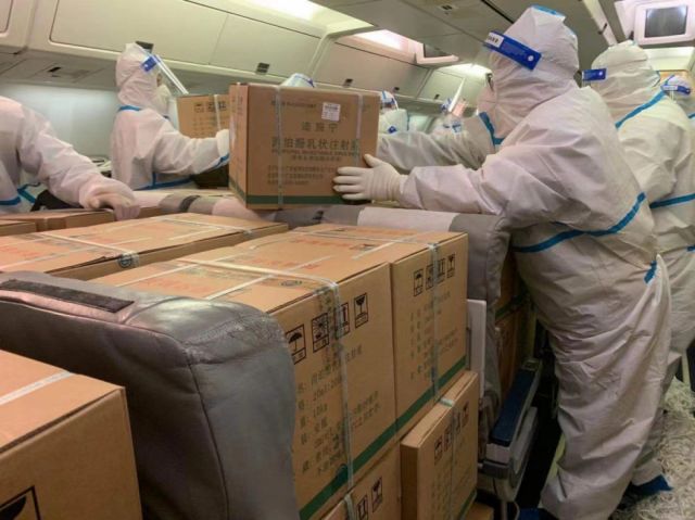 Llegan a Bolivia 23 toneladas de medicamentos adquiridos en China