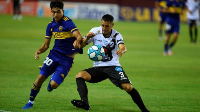 Boca sufrió ante Claypole,  pero se impuso por 2 a 1 