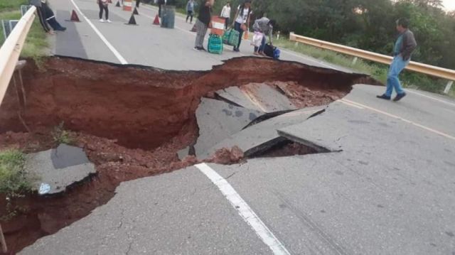 Plataforma se hunde en Palmar Grande - Villa Montes 