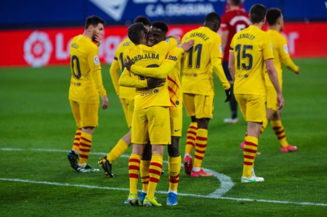 El Barcelona se impuso en su visita al Osasuna y sigue firme en la pelea por La Liga