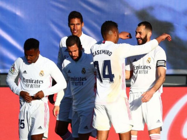 El Real Madrid vence a Elche  gracias a doblete de Benzema