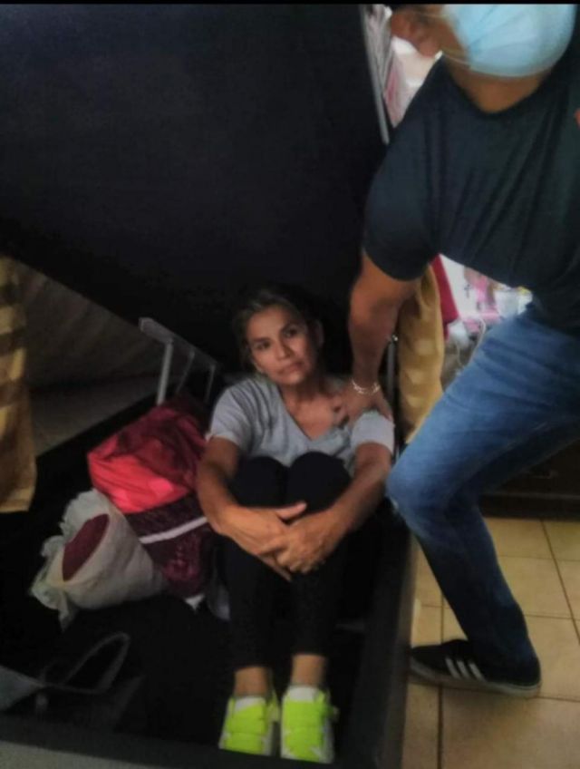 Jeanine Áñez fue encontrada oculta al interior de un somier en un domicilio en Trinidad