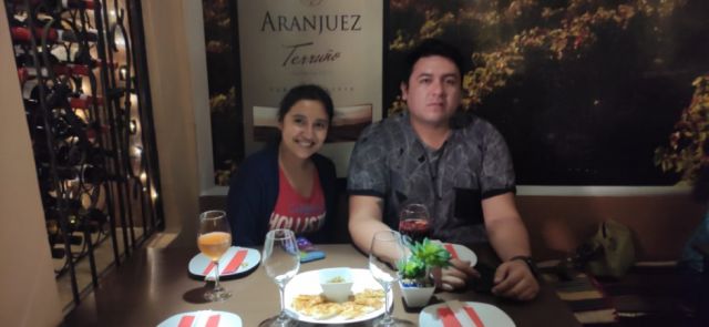Teresa Yujra junto a Miguel Gutiérrez .