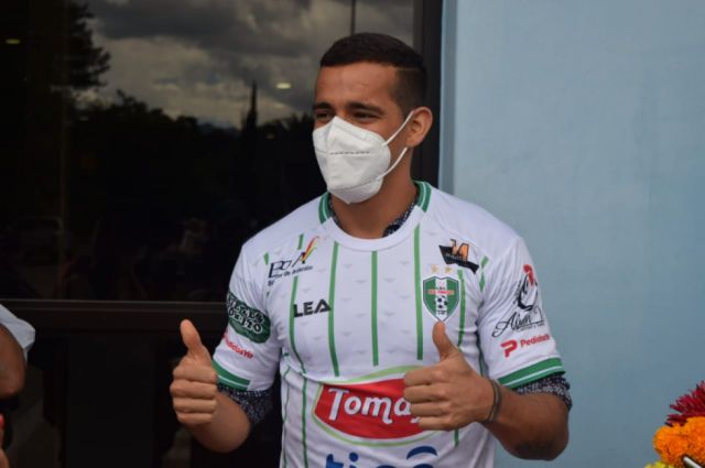 Real Tomayapo: El jugador “Torito” González se sumó a los trabajos