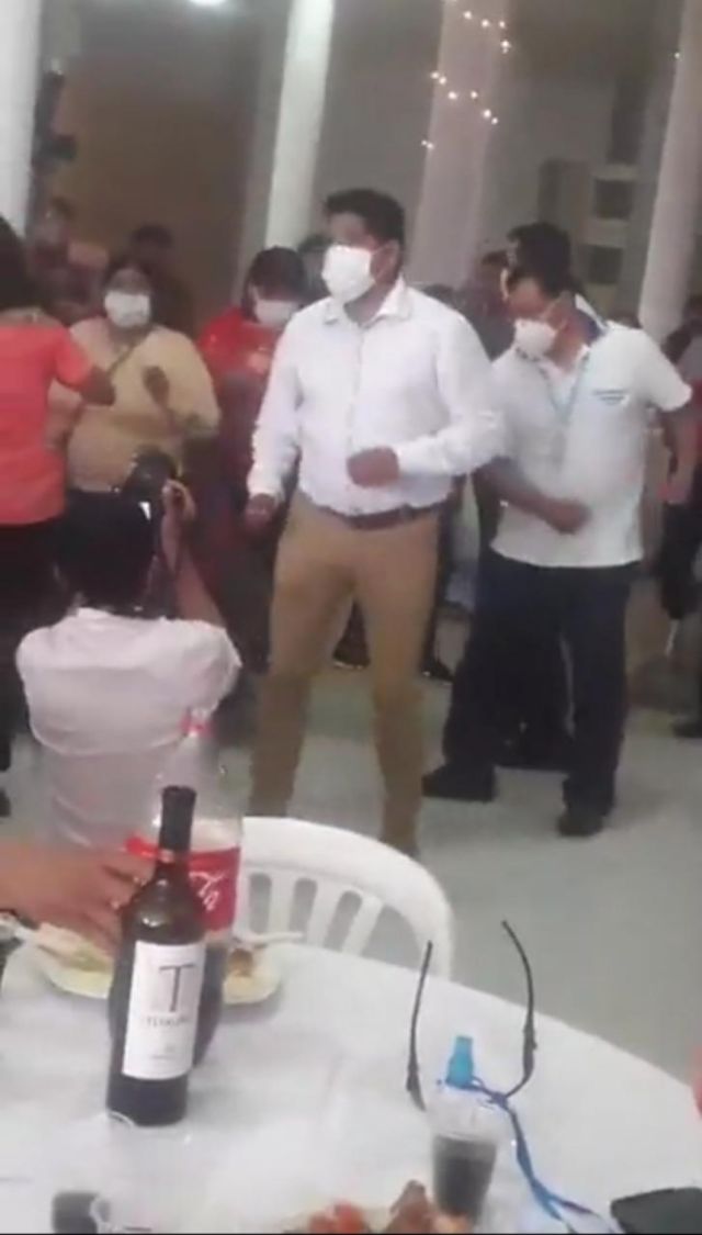 Acto del MAS Tarija (con Luis Arce incluido) acaba en bailongo a puerta cerrada