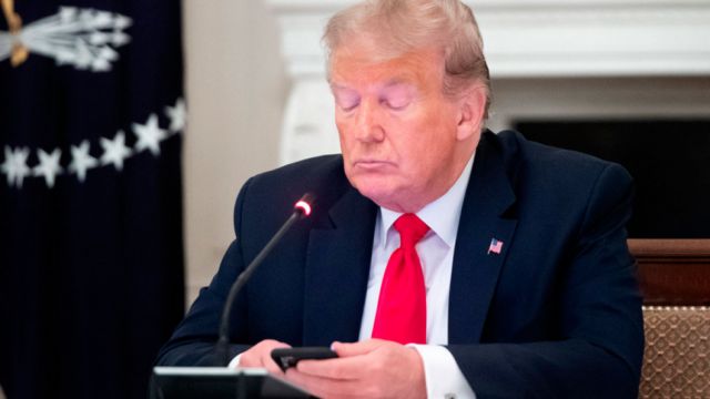 Trump confirma creación de su propia red social