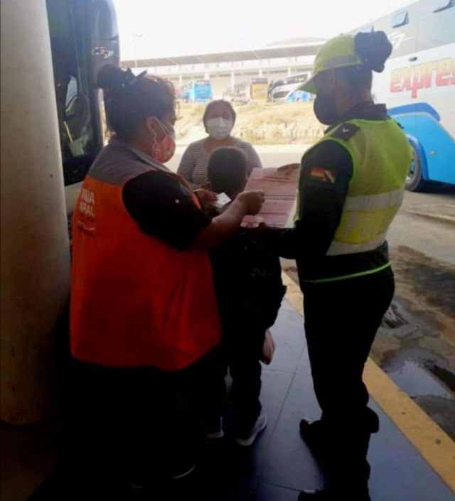 Una menor de Tarija intentó viajar sin permiso de sus padres 