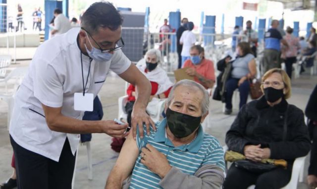 Argentina autoriza el uso de la vacuna Sinopharm en mayores de 60 años